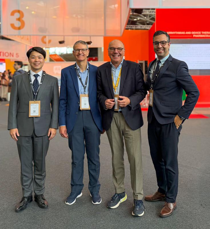 Das DHZC-Forscherteam beim ESC Congress in München (v.l.n.r.): Toshinori Chiba, Prof. Dr. Nikolaos Dagres, Prof. Dr. Gerhard Hindricks und Dr. Alireza Sepehri Shamloo.