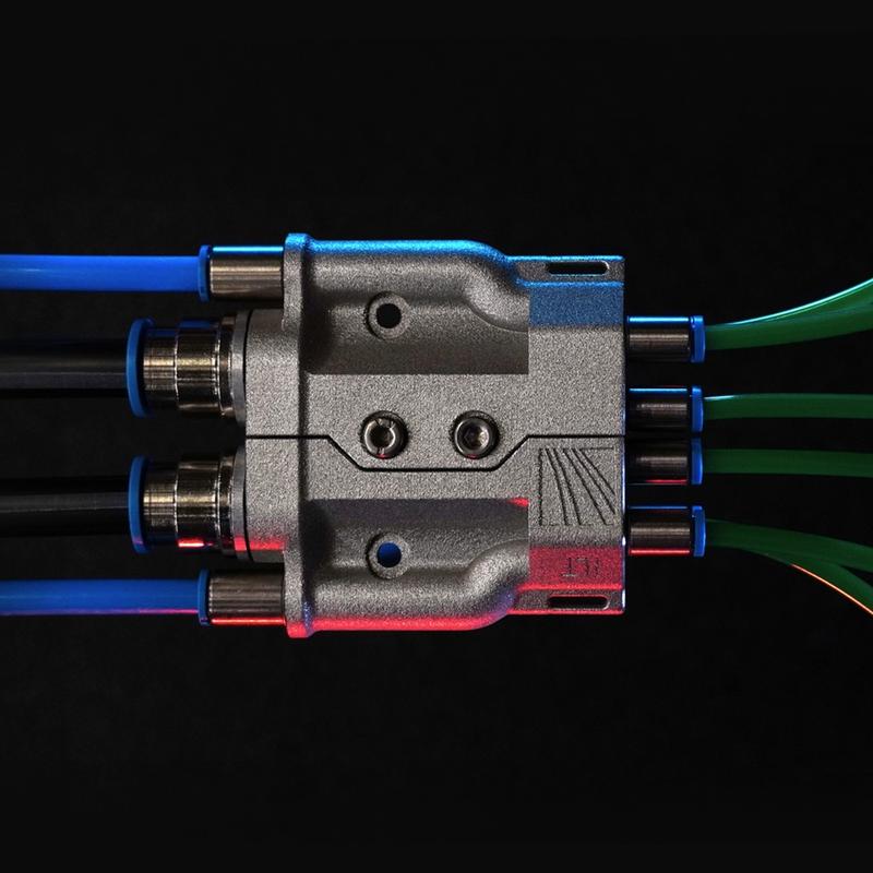 The Fluidic Powder Switch developed at Fraunhofer ILT stops the powder flow directly at the nozzle within milliseconds, without wear or moving parts.