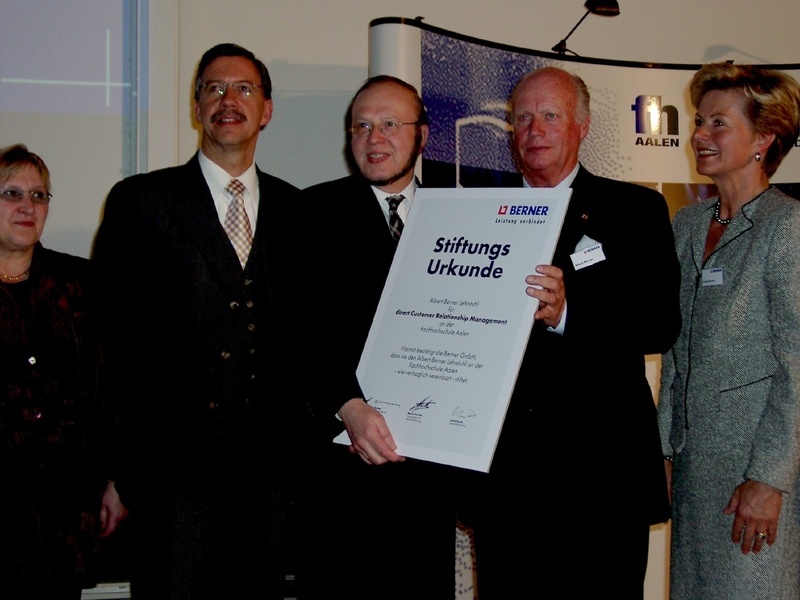 Marga Elser (MdB), Dr. Walter Döring, Prof. Dr. Dr. Hering, Albert Berner, Ursula Berner (vlnr).