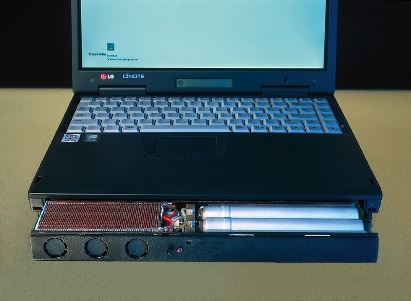 Vollintegriertes Brennstoffzellensystem für den Betrieb eines Laptops.