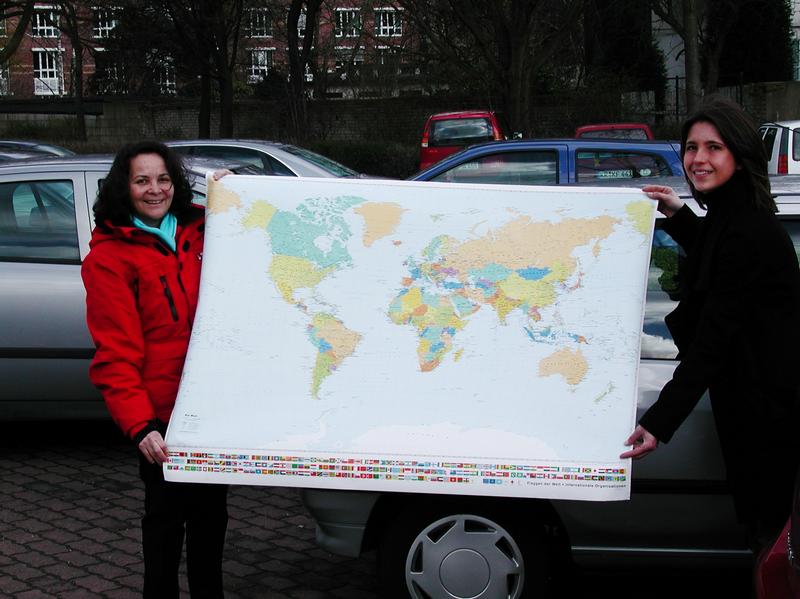 Die von Frauen geprägten gesellschaftlichen Entwicklungen in Europa und deren Folgen für den Automarkt untersuchten Diplom-Kauffrau Sabrina Leppich (r.) und Prof. Dr. Doris Kortus-Schultes
