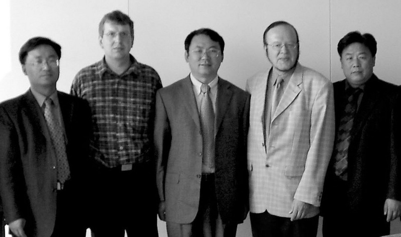 Li Rongde (Vizepräsident SUT), Dr. Ulrich Klauck, Du Benwei (Vizeminister Erziehung), Dr. Dr. Ekbert Hering (Rektor FH Aalen), Jia Chunde (Präsident SIT) (vlnr).
