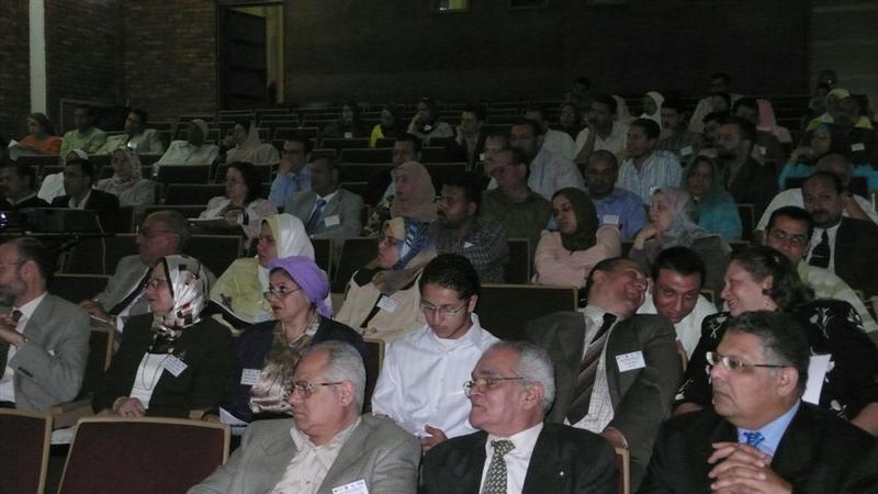 An intrigued  audience, paricularly highly motivated young egyptian scientists participated in the first workshop of the series "Better Plants for Better Life" on April 24, 2007 in Cairo 