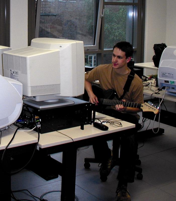 Foto 2: Musizieren übers Internet, ProjeKt der TU Braunschweig, Institut für Datentechnik und Kommunikationsnetze 