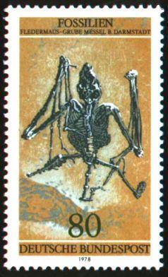 Briefmarke mit Fossilien aus Messel