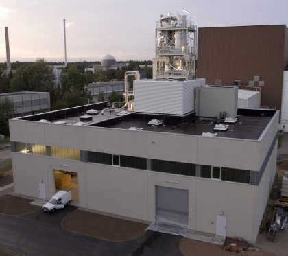 Das Gebäude der bioliq®-Anlage im Forschungszentrum Karlsruhe, deren erste Stufe, die Schnellpyrolyse, nun eingeweiht wurde.