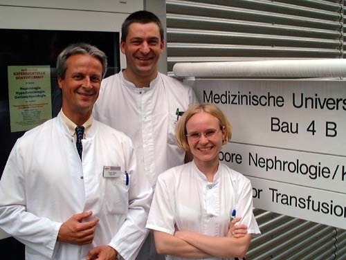 Ausgezeichnet: Die Würzburger Mediziner Jan Galle, Thomas Quaschning und Susanne Schwedler (von links) erhalten bei der Jahrestagung der Nephrologen Preise und ein Stipendium. Foto: Emmerich