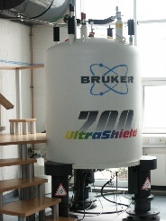 Magnet (16.8 T) des 700 MHz NMR-Spektrometers der Firma Bruker am MPI für Polymerforschung in Mainz