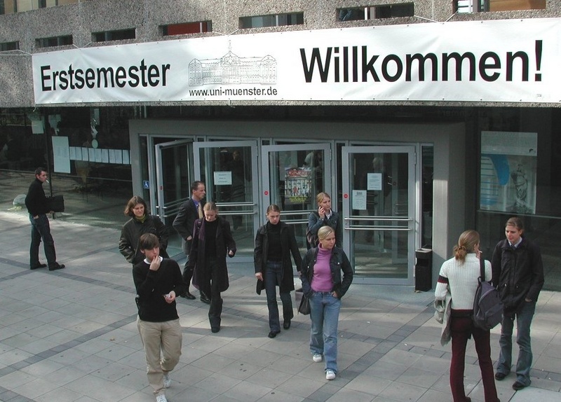 Die Universität Münster begrüßt ihre Erstsemester.