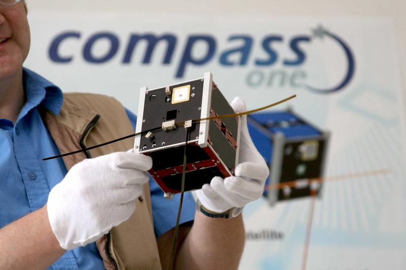 Mehr über den Pico-Satelliten "COMPASS-1" auf der diesjährigen AirTec.