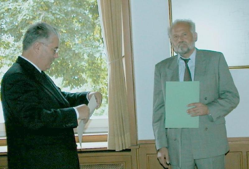 v.l.n.rechts: Professor Dr.-Ing. Peter Dietz und Professor Dr. Jürgen Schwarz