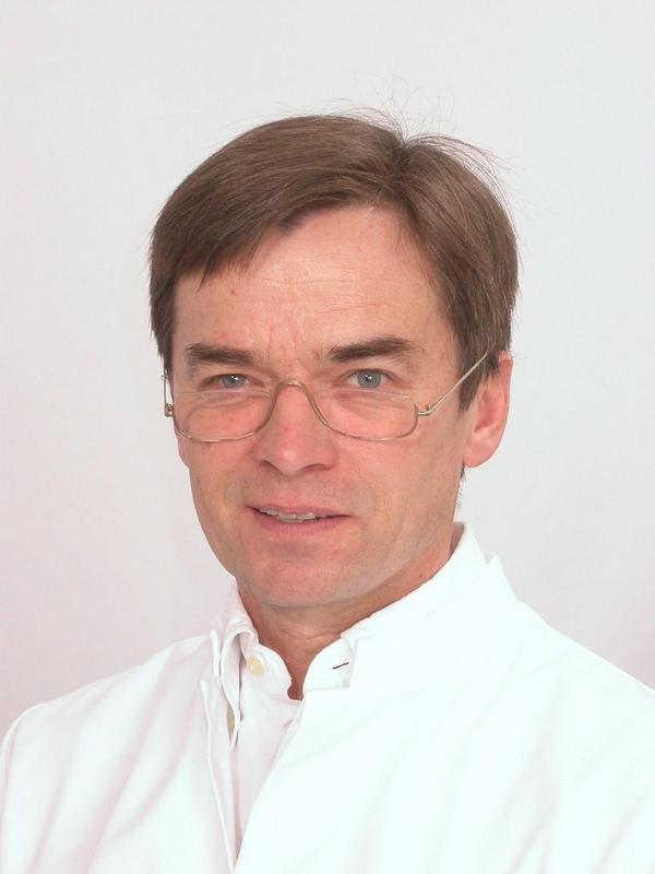 Prof. Dr. Claus Carstens, Leiter der Sektion Kinderorthopädie und Wirbelsäulenchirurgie der Orthopädischen Universitätsklinik Heidelberg und Präsident der Deutschen Wirbelsäulen-Gesellschaft