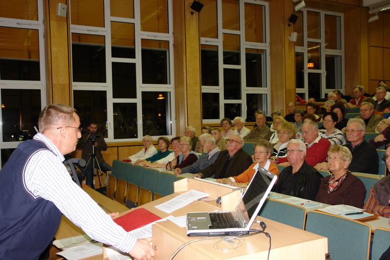 Jahresabschlussveranstaltung der GenerationenHochschule mit Dozent Dirk Gärtner