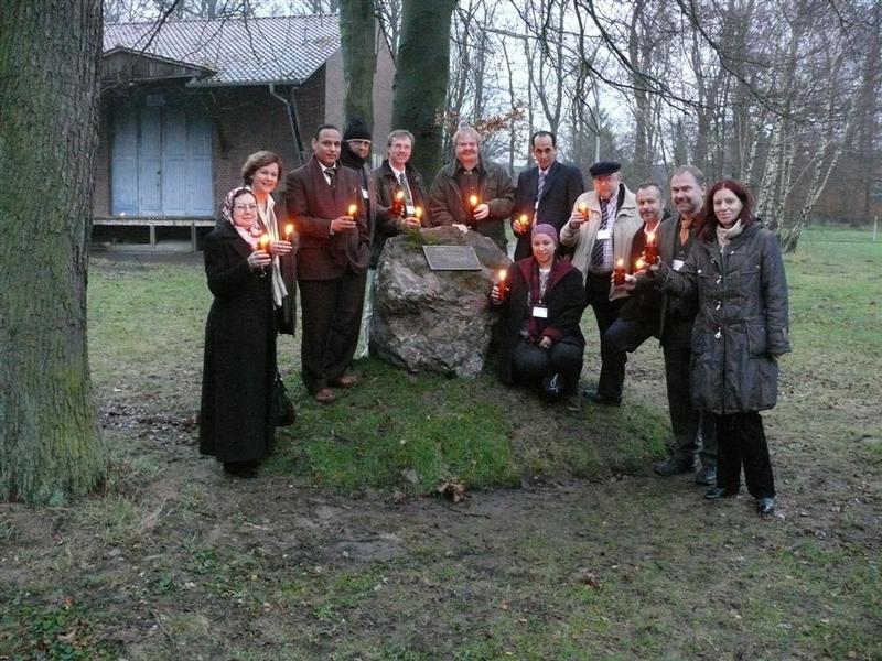 The Workshop lecturers. From the left: Ebtissam Hussein, Universität Kairo; Michaela Schlathölter, Saatzucht Petersen, Lundsgaard; Mahmoud Saker, NRC Kairo; Salah Ahmed, NRC Kairo; Heiko Kiesecker, DSMZ Braunschweig; Ewald Schnug, FAL Braunschweig; Shawky Bekheet, NRC Kairo; Mervat Ahmed, ARC Kairo; Reinhard Lieberei, Universität Hamburg; Ahmed Ashoub, ARC Kairo; Dirk Selmar, Technische Universität Braunschweig; Silvia Haneklaus, FAL Braunschweig.