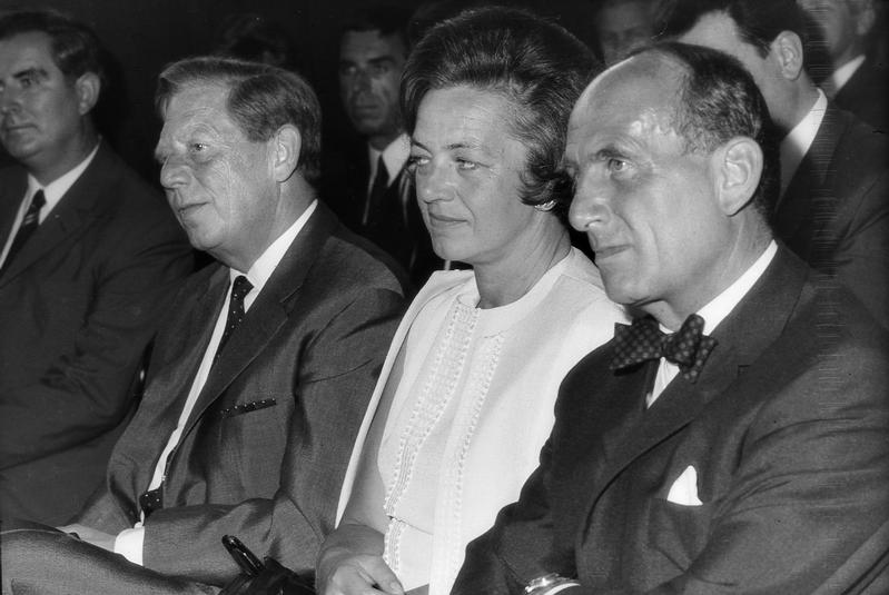 Dr. med. Oswald Jacobi (re.) war der erste Geschäftsführer von Novo Nordisk in Deutschland