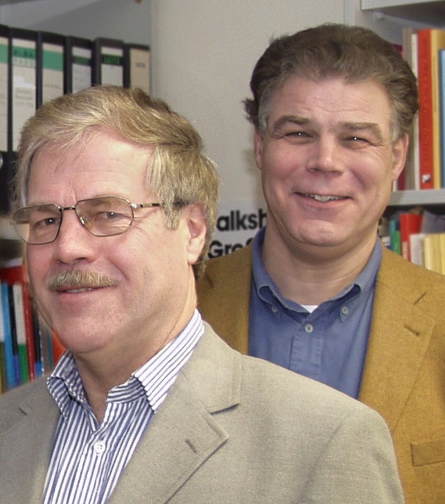 Präsident Prof. Dr. Ulrich Ammon (l.) und sein Stellvertreter Prof. Dr. Bernd Rüschoff leiten in den kommenden zwei Jahren die Gesellschaft für Angewandte Linguistik.