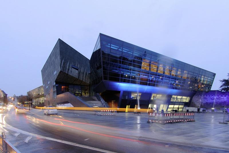 Das neue Wissenschafts- und Kongresszentrum ist Tagungsort für 2000 Physiker