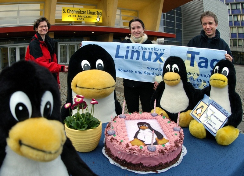 Happy Birthday! Zum 5. Chemnitzer Linux-Tag gibt es nicht nur Blümchen und Torte. Foto: TU Chemnitz/Uwe Meinhold
