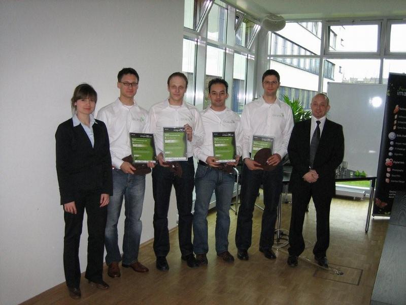 Das Hochschul-Team bei der Siegerehrung in Hamburg