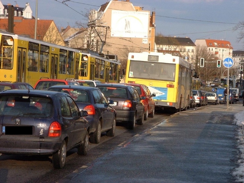 Mobilitätskrankheit Stau - planvoll eingesetzte Telematik-Systeme können helfen (Bildquelle: DLR).