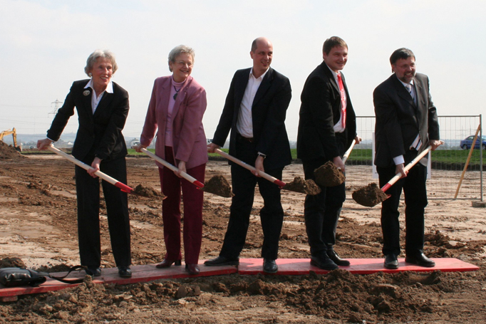 Den Spatenstich zum Baubeginn des zweiten Campus der Alanus Hochschule in Alfter begingen heute (von links) die erste stellvertretende Landrätin Gräfin Uta von Strachwitz, Bürgermeisterin Bärbel Steinkemper, Rektor der Alanus Hochschule Marcelo da Veiga, Kanzler Michael Anders und für die Software AG Stiftung als Bauherr Horst Philipp Bauer