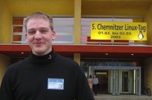 Andre Nicklas aus Wuppertal reiste zu den 5. Chemnitzer Linux-Tagen per Drahtesel an. Foto: Holm Sieber