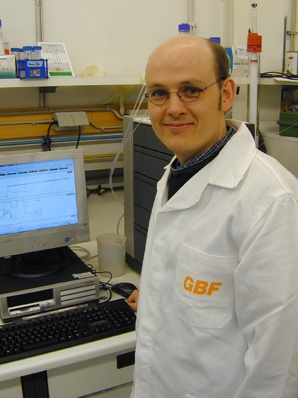 Der Preisträger Dr. Wolf-Dieter Schubert, Abteilung Strukturbiologie der GBF