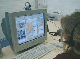 Während der Videokonferenz: Im linken Fenster des Bildschirms sind die Teilnehmer eingeblendet, im rechten die gemeinsame Arbeitsoberfläche