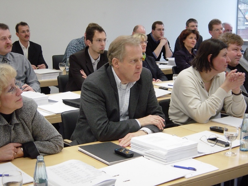 25 Teilnehmer aus ganz Deutschland nahmen am Wochenende am ersten Veranstaltungsblock des Weiterbildungsangebots "Rating-Analyst" in Nürnberg teil