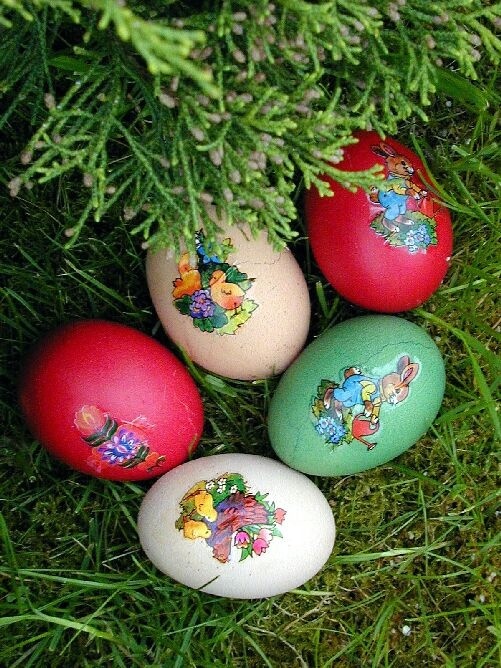 Bunte Eier sind ein Symbol des Osterfestes