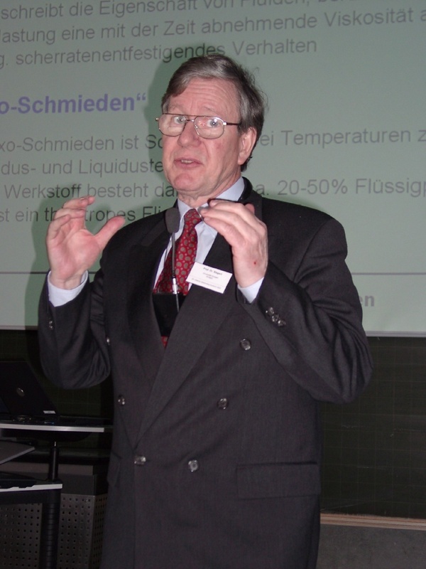 Prof. Dr. Klaus Siegert von der Universität Stuttgart an der FH Aalen.