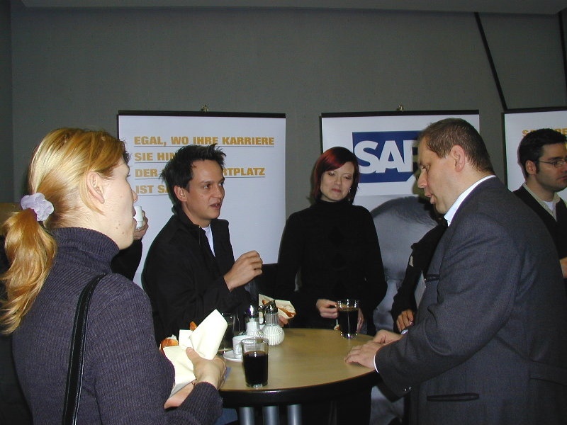 Zahlreiche Gespräche mit den Studierenden: SAP präsentierte sich an der Hochschule Pforzheim
