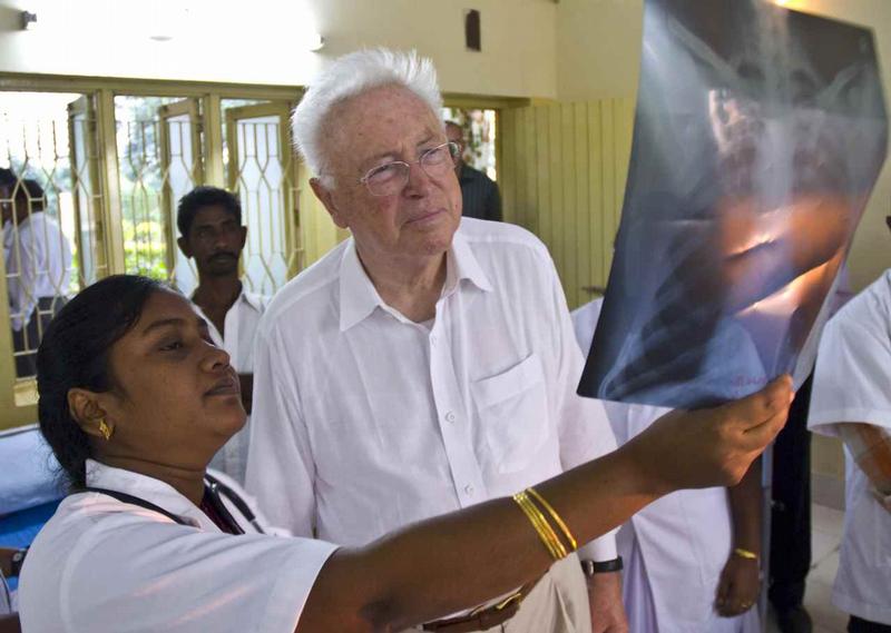 2007 besuchte Dr. Heinz-Horst Deichmann eine Tuberkuloseklinik in Indien. 