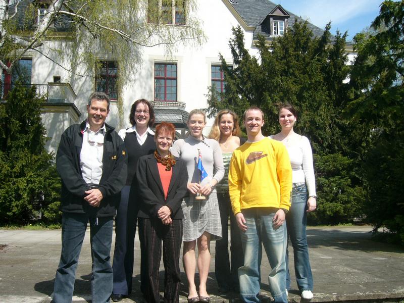 Sarah Gauthier (4.v.l.) von der Otago Polytechnic aus Neuseeland und die Leiterin des Akademischen Auslandsamtes der Hochschule Harz, Katja Schimkus (2.v.l.), unterzeichneten kürzlich den Kooperationsvertrag für beide Hochschulen