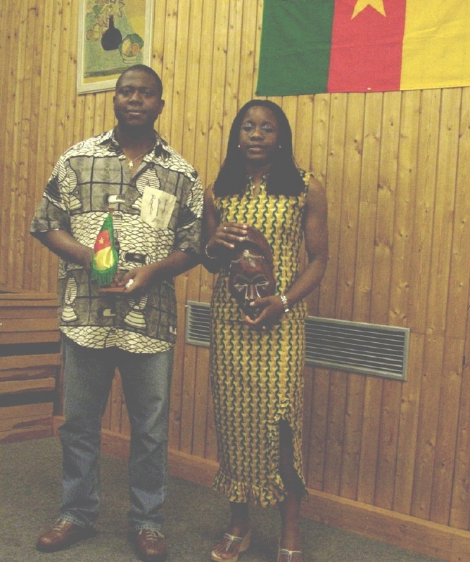 Nelly und Yanne, die Akteure des Kamerun-Nationalabends