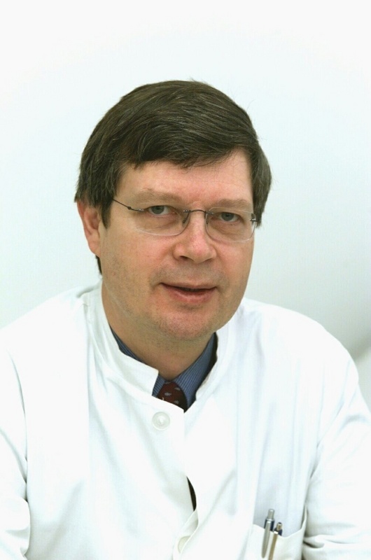 Prof. Dr. Peter Elsner, Direktor der Universitäts-Hautklinik Jena, warnt davor, Hautkrankheiten zu unterschätzen. (Foto: Günther/FSU)