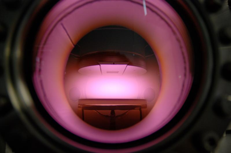 Kapazitiv gekoppeltes Hochfrequenz-Plasma im Experiment