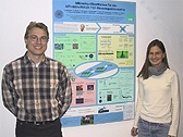Kirsten Borchers und Dr. Achim Weber aus der Fraunhofer IGB-Arbeitsgruppe "Biomimetische Grenzflächen" vor ihrem prämierten Poster.
