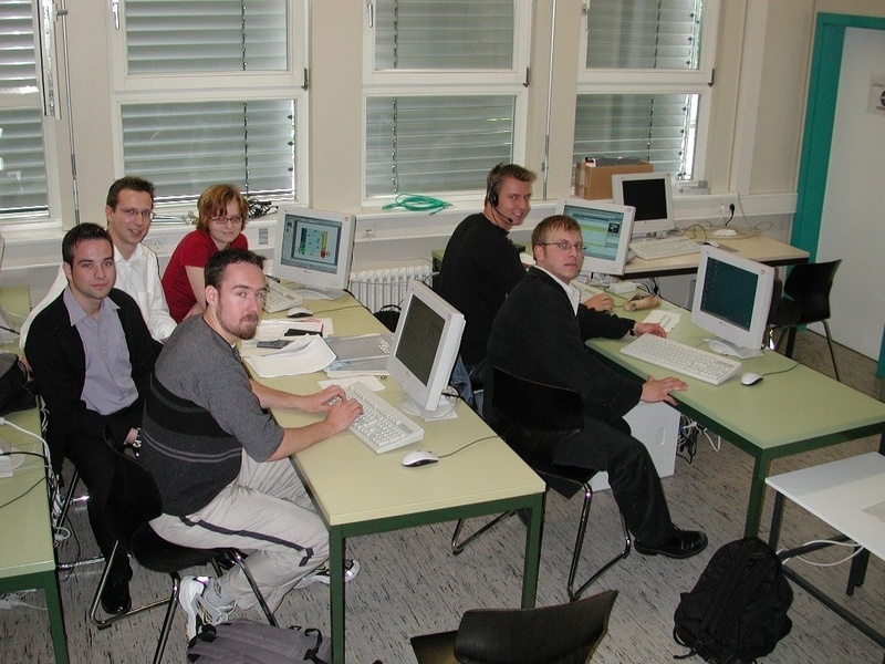 Die Planungsteams der Hochschule Reutlingen im PC-Labor des Fachbereiches Produktionsmanagement