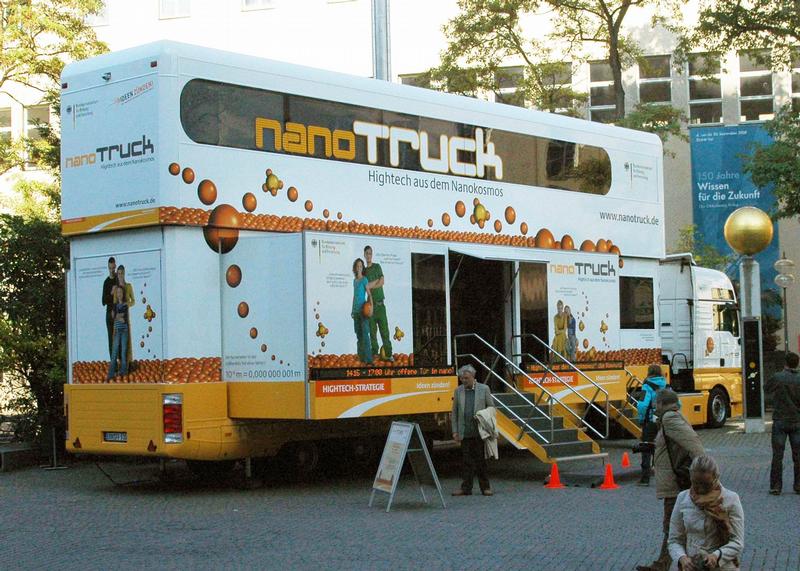 Der "nanoTruck", die neuste Informationskampagne des deutschen Bildungsministeriums zur Nanotechnologie, war für den 2. Bürgerdialog über die Sicherheit von Nanomaterialien nach München gereist.
