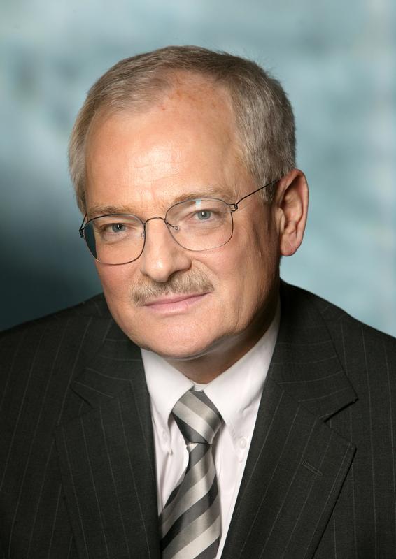 Professor Reinhard Kurth