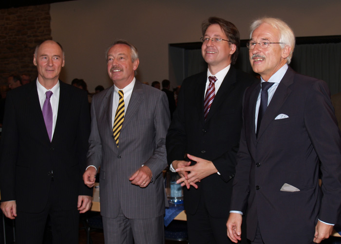 Gut gelaunt (v.l.): Professor Hans-Peter Beck (TU Clausthal), Henning Binnewies (Oberbürgermeister Goslar), Staatssekretär Dr. Stefan Birkner und Dr. Gernot Kalkoffen von Exxon Mobil.