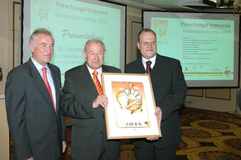 Von links nach rechts: Prof. Dr. Hans Jürgen Gerner, der bayerische Ministerpräsident Dr. Günther Beckstein, Dr. Ing. Rüdiger Rupp. 