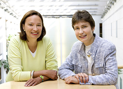  Dr. Felicitas von Aretin (links) und Dr. Christina Beck (rechts) übernehmen jeweils die Aufgabenbereiche Unternehmenskommunikation und Wissenschaftskommunikation.