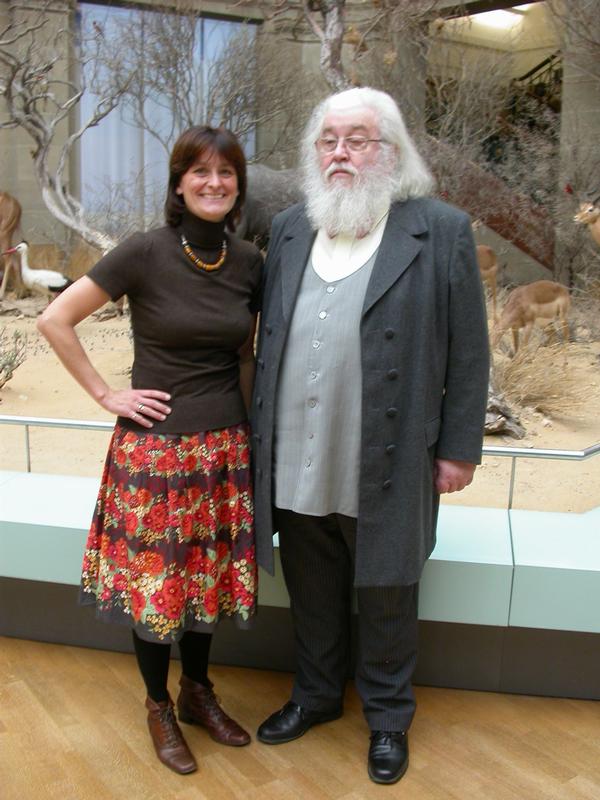 Dr. Katharina Schmidt-Loske (links) und Prof. Armin Geus (rechts) im Museum Koenig.