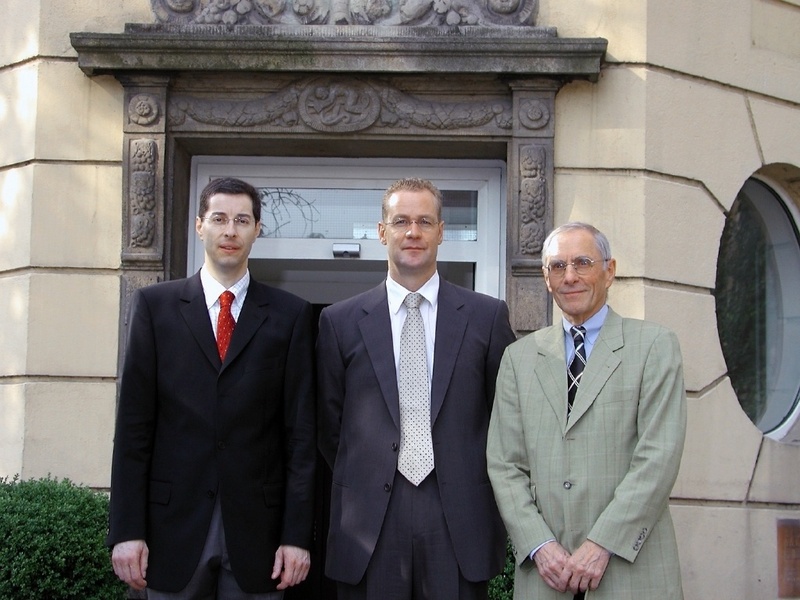 PD Dr. Christian Sander, Prof. Dr. Claus Bartels (Ärztl. Geschäftsführer des AK St. Georg) und Prof. Dr. Wilhelm N. Meigel (v.l.)