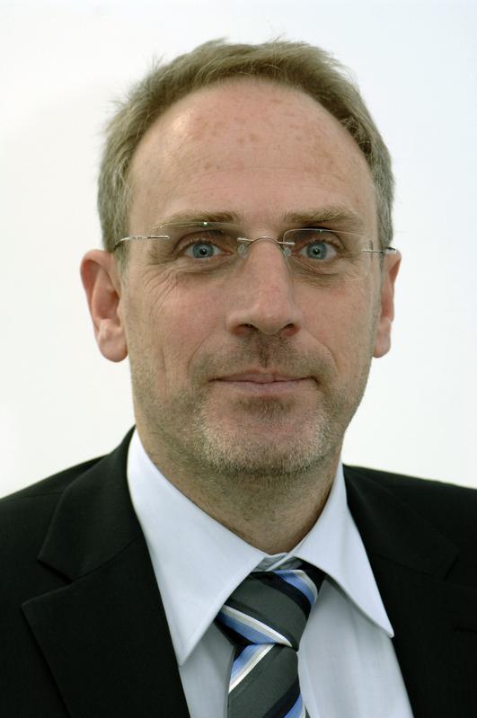 Der neue Jenaer Lehrstuhlinhaber für Allgemeine Betriebswirtschaftslehre/Organisation, Führung und Human Resource Management: Prof. Dr. Peter Walgenbach.