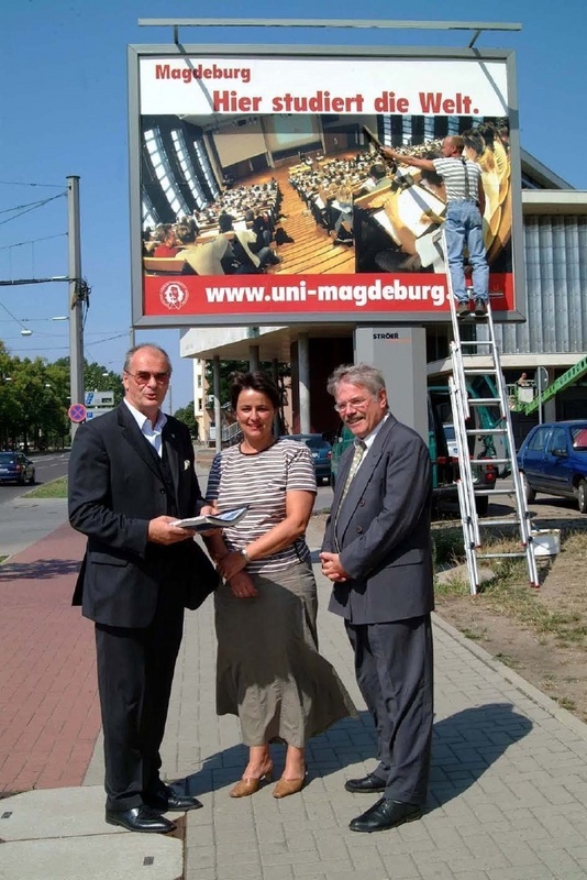 v.l.n.r. Heinz Sack, Ströer GmbH, Referentin Dr. Rosemarie Behnert, Universität Magdeburg, und Rektor der Universität, Prof. Dr. Klaus Erich Pollmann