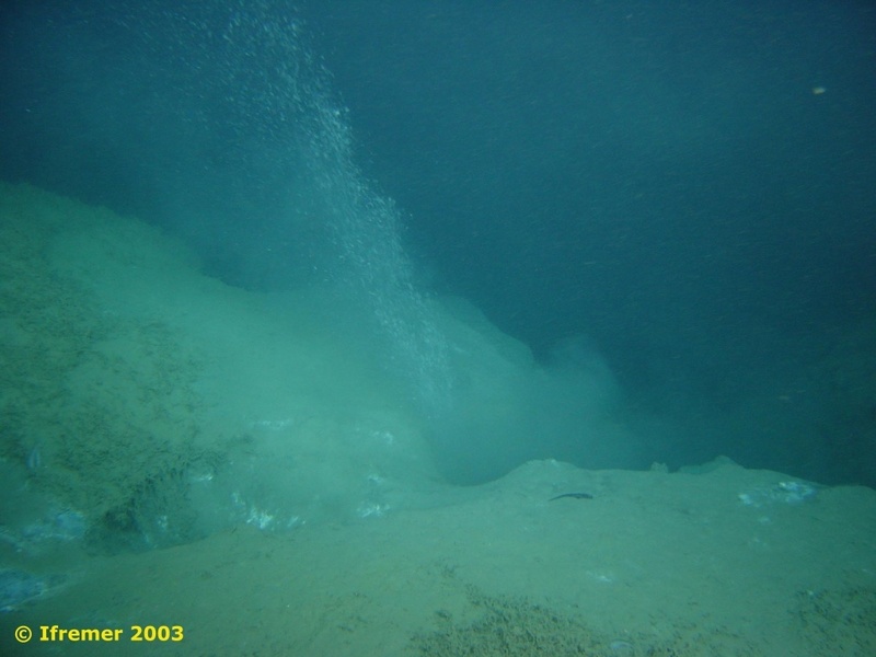 Am Hakon Mosby Vulkan quillt Methangas aus dem Meeresboden. Foto: "Victor 6000", Ifremer.