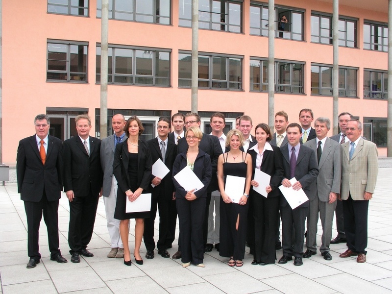 Die Mitglieder der Jury mit den Preisträgern